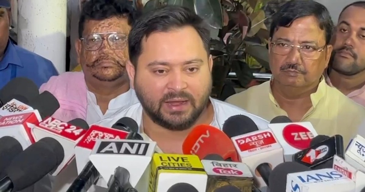 Cm nitish kumar ko tejsvwi ne kai baar klyan kiya ab nhi 