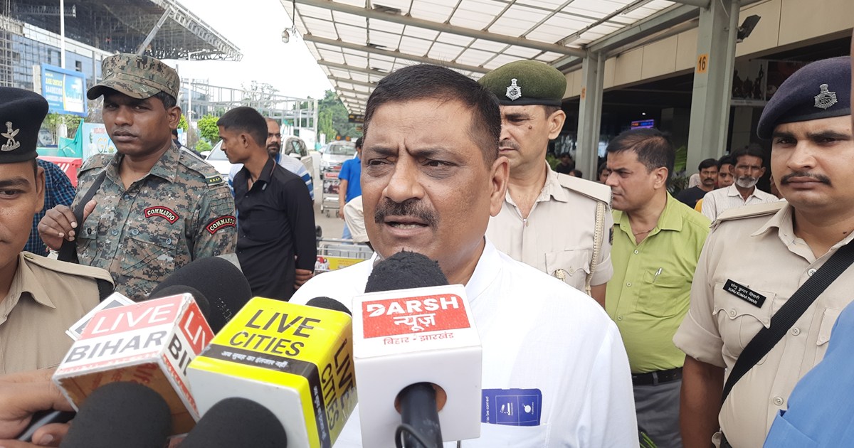 Rajysbha sansd sanjy jha ne tejasvi ke dhnre pr sadha nishna