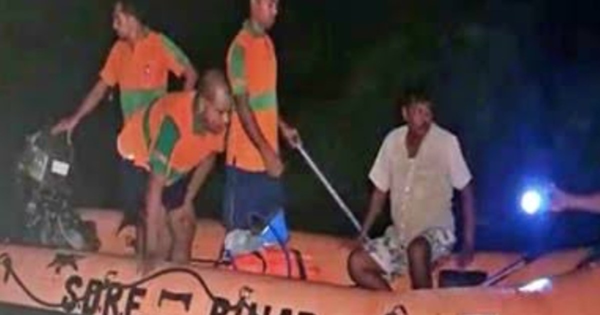 Boat accident due to coming in contact with electric wire in