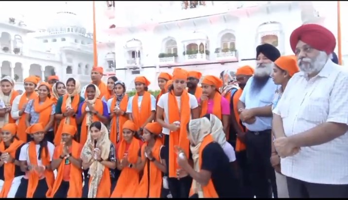 Indian women's hockey team reached Patna Sahib Gurudwara, re Indian women's hockey team reached Patna Sahib Gurudwara, re