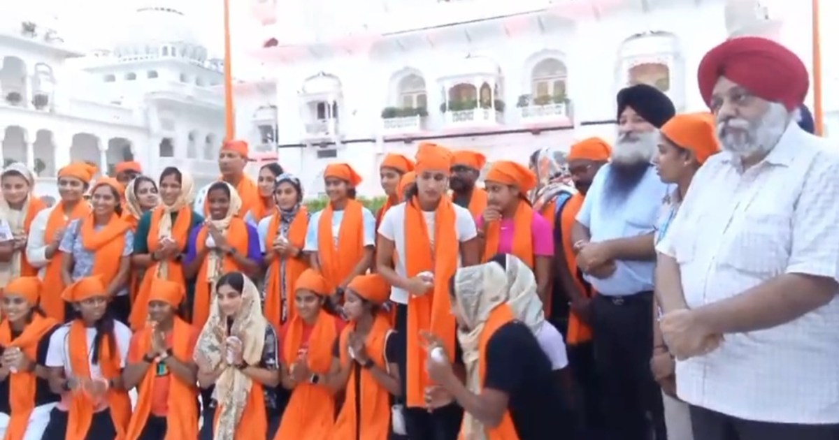 Indian women's hockey team reached Patna Sahib Gurudwara, re