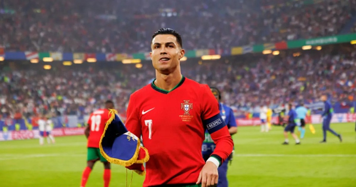 Cristiano Ronaldo completes 1 billion followers, makes emoti