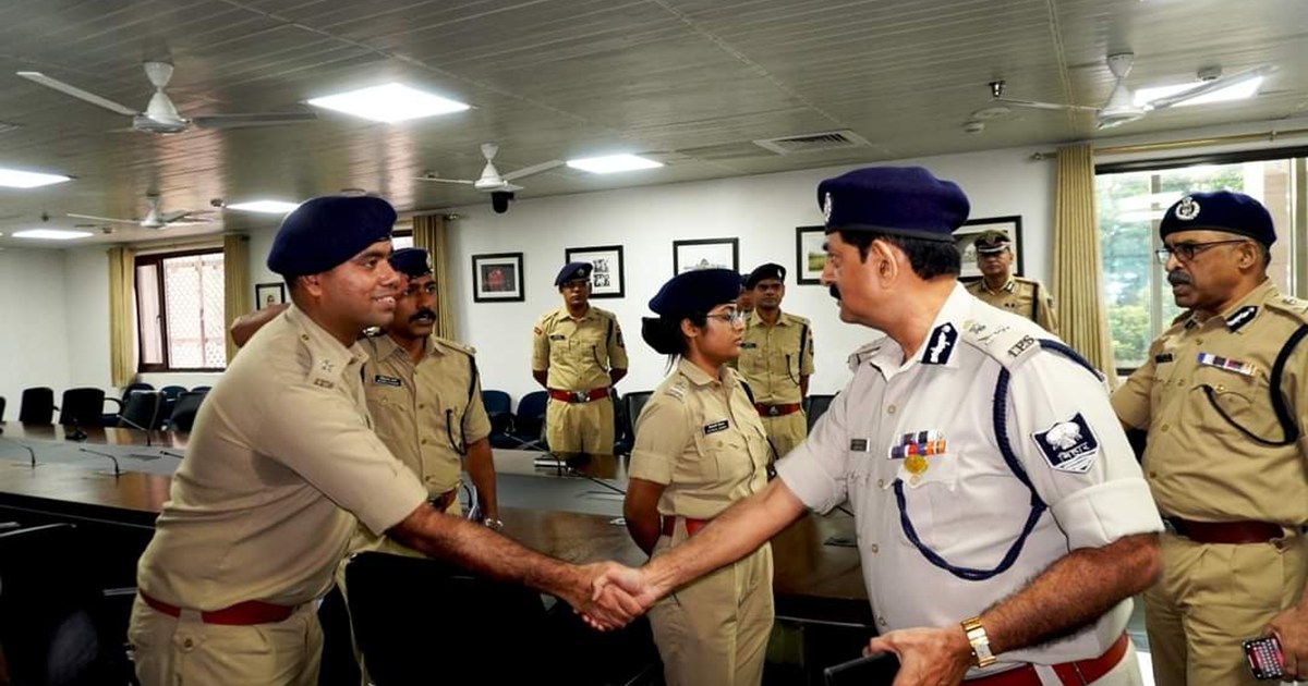 DGP Alok Raj gave guidance during meeting with trainee IPS o