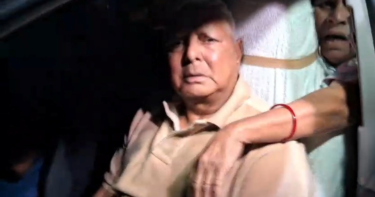 Lalu yadv singapur se medikl chekap krakr laute patna