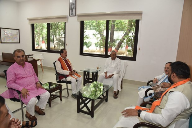 Jp ndda ne cm nitish kumar se mukhymntri avas me hui mulakat Jp ndda ne cm nitish kumar se mukhymntri avas me hui mulakat