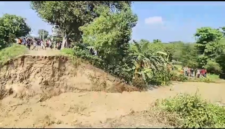 Breaking The embankment of the Bagmati river broke in Sitama Breaking The embankment of the Bagmati river broke in Sitama