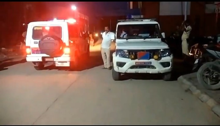 In West Champaran, criminals first shot a young man and then In West Champaran, criminals first shot a young man and then