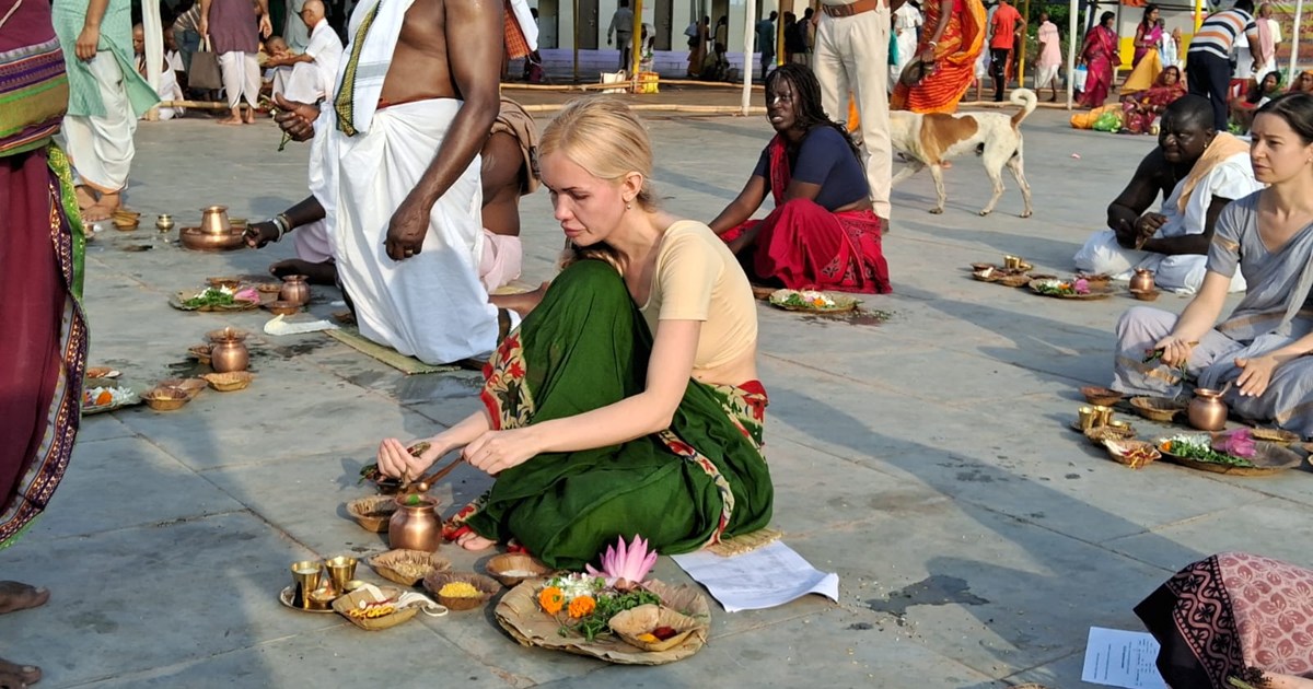 Foreign tourists have devotion towards Sanatan, performed Sh