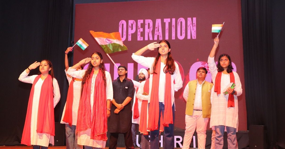 Somewhere there was glamour on the ramp, somewhere a deep me