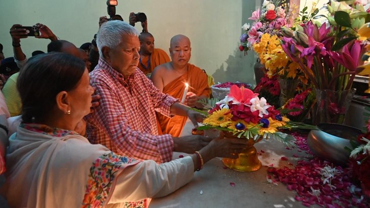 After Pind Daan, Lalu reached Mahabodhi Temple to have darsh