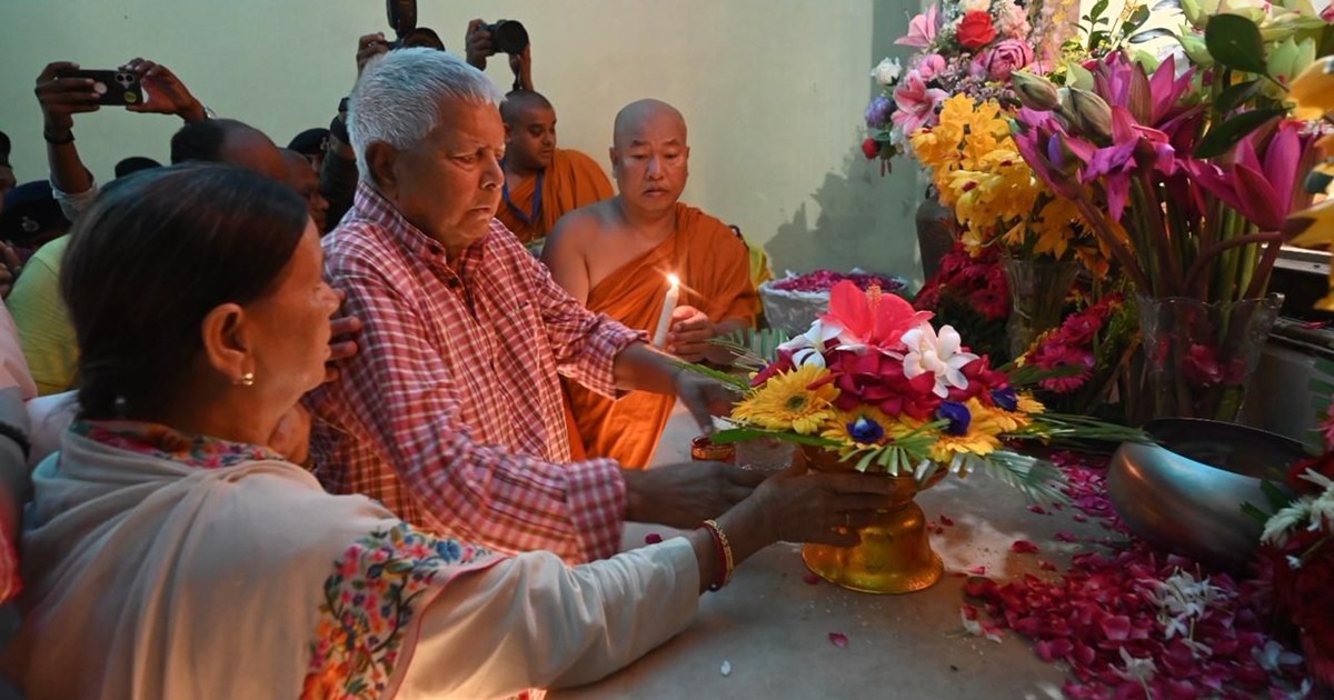 After Pind Daan, Lalu reached Mahabodhi Temple to have darsh