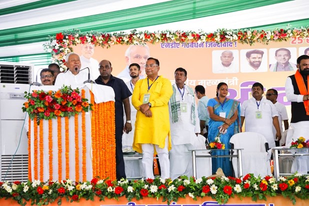 Chief Minister participated in a dialogue program with worke Chief Minister participated in a dialogue program with worke