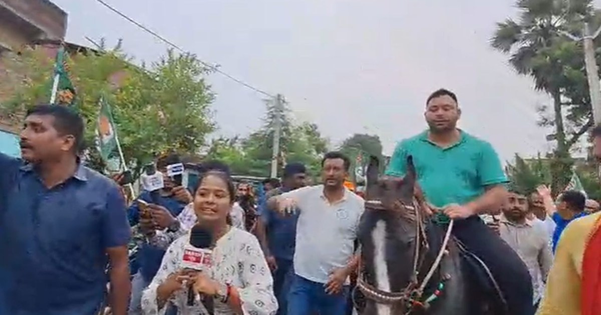 Tejashwi rode a horse in Anant Singh's stronghold.