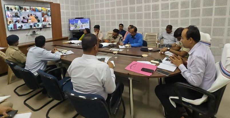 The district administration is busy preparing for the Bihar The district administration is busy preparing for the Bihar