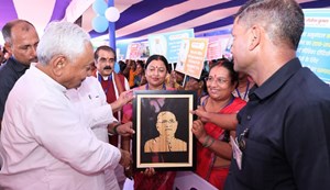 Chief Minister inaugurated and laid the foundation stone of 97 schemes worth Rs 3463.2 crore in Darbhanga, interacted with the beneficiaries.