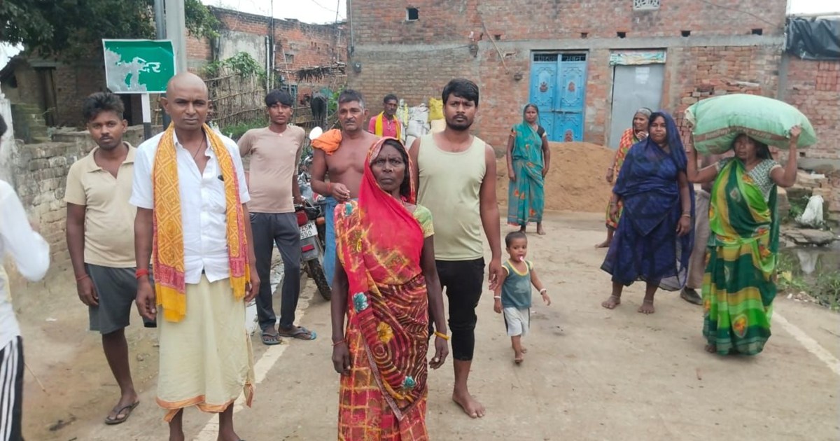 Public distribution system shopkeeper does not give ration