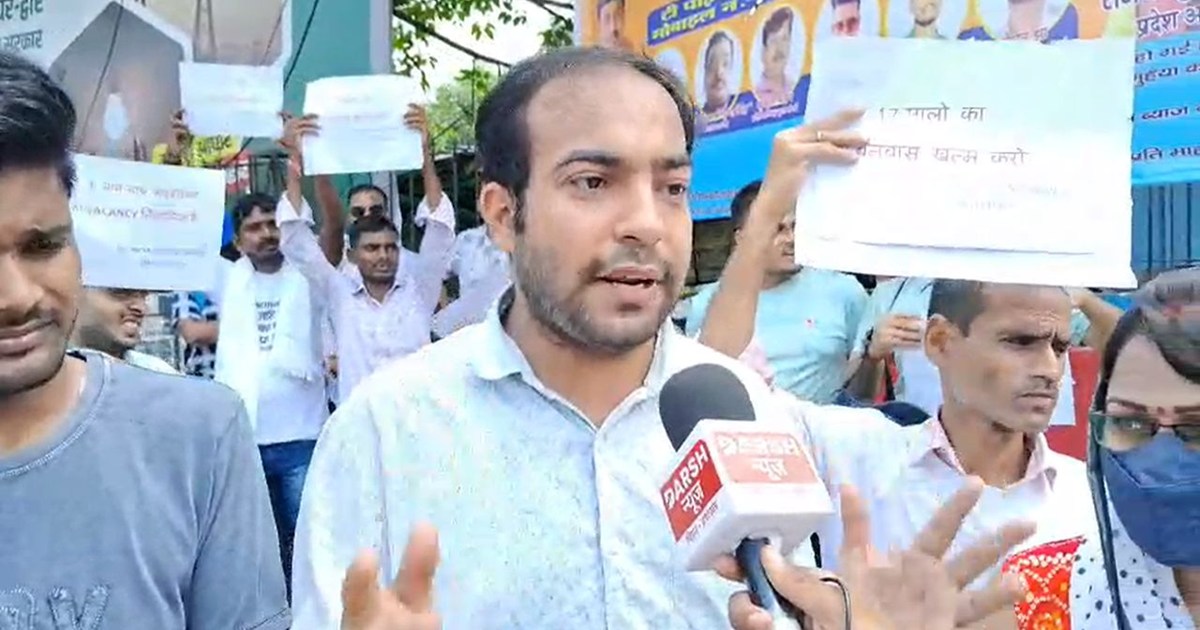 Candidates took to the streets demanding LET