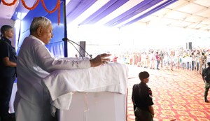 Chief Minister participated in the dialogue program organized with NDA workers in Bhabua.