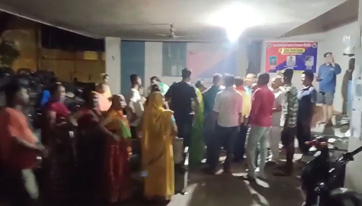 Serious allegations against police in capital Patna सूर्य निकलने से पहले दर्जनों लोग पहुंचे थाना, पुलिस पर गंभीर