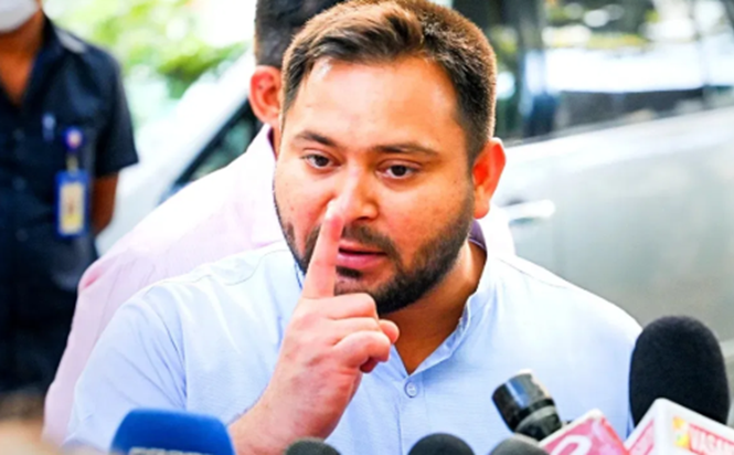 Lalu ka beta hoon... FIR se nahi darta hoon...- Tejaswi Yada Lalu ka beta hoon... FIR se nahi darta hoon...- Tejaswi Yada