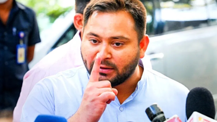 Lalu ka beta hoon... FIR se nahi darta hoon...- Tejaswi Yada