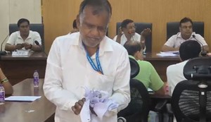 There was a huge uproar in the Danapur Municipal Council meeting.