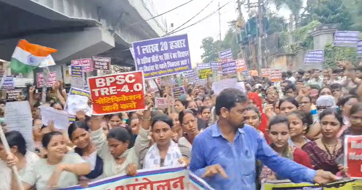 Candidates came out to surround CM's residence