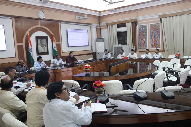 The census will be conducted in two phases. The census will be conducted in two phases.