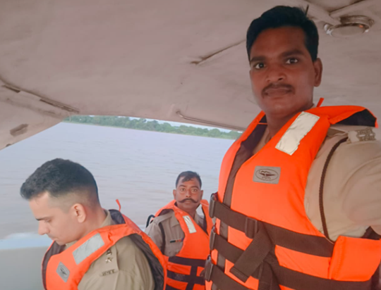 Bihar News : Bihar me avaidh khanan par shikanja, Patna Poli Bihar News : Bihar me avaidh khanan par shikanja, Patna Poli