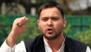 Bihar Politics : Tejaswi Yadav ke ek tweet se macha bawal, tezi ho raha viral... kaha- sadkein tooti, dhandha hai manda...