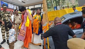 Baba Dhirendra Shastri of Bageshwar reached Gaya