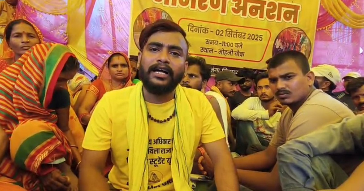 People troubled by waterlogging started a hunger strike