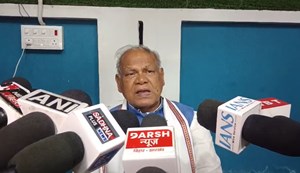 Modi should remain PM for 100 years