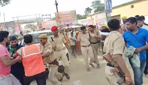 Minister Shravan Kumar once again became a victim of crowd
