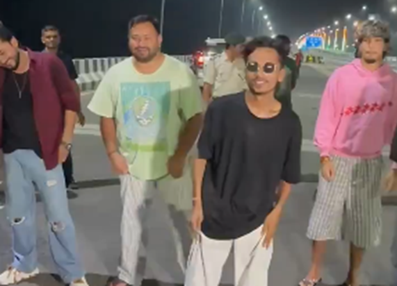 Tejashwi Yadav Marine Drive Viral Video : Tejashwi Yadav ka Tejashwi Yadav Marine Drive Viral Video : Tejashwi Yadav ka