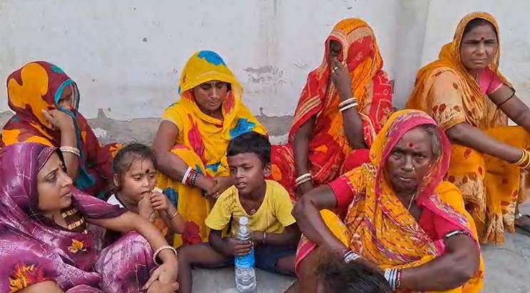 In Bhagalpur, a grandfather sacrificed his life to save his In Bhagalpur, a grandfather sacrificed his life to save his