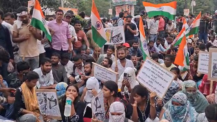 Protesting contract workers reached BJP office before JP Nad