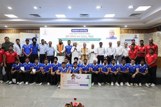 CM Nitish honored the Indian team that played in the Asia Cu CM Nitish honored the Indian team that played in the Asia Cu