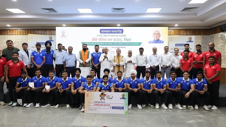 CM Nitish honored the Indian team that played in the Asia Cu