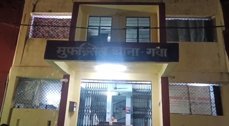 The miscreants snatched Rs 4.5 lakh from the couple who were The miscreants snatched Rs 4.5 lakh from the couple who were