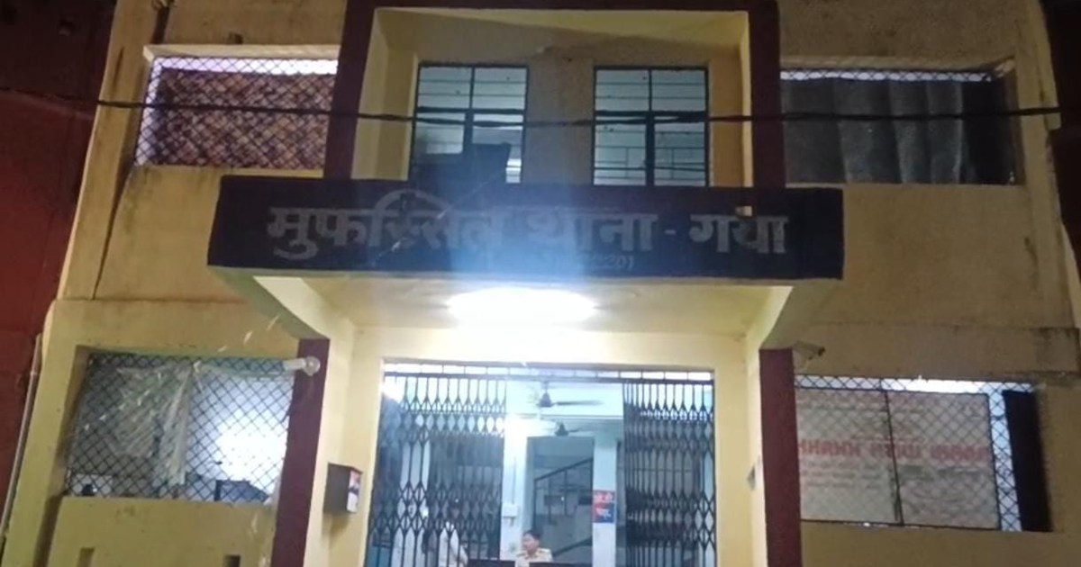 The miscreants snatched Rs 4.5 lakh from the couple who were